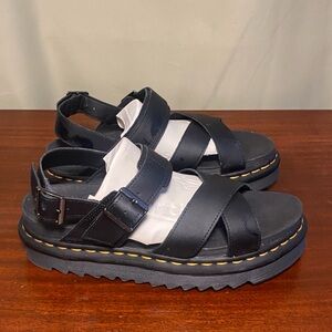 Dr Martens Women’s VOSS II Leather Strap Sandals size 10